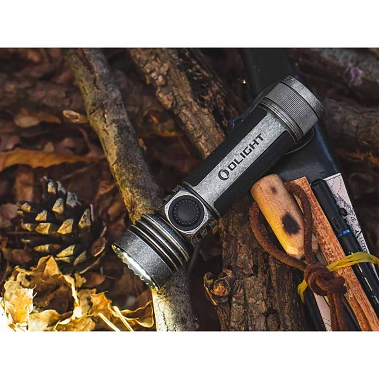 ライト・ランタン OLIGHT Seeker 4 Pro Silver Plated Brons Olight Seeker 4 Pro Silver Plated Bronze (Cool White)