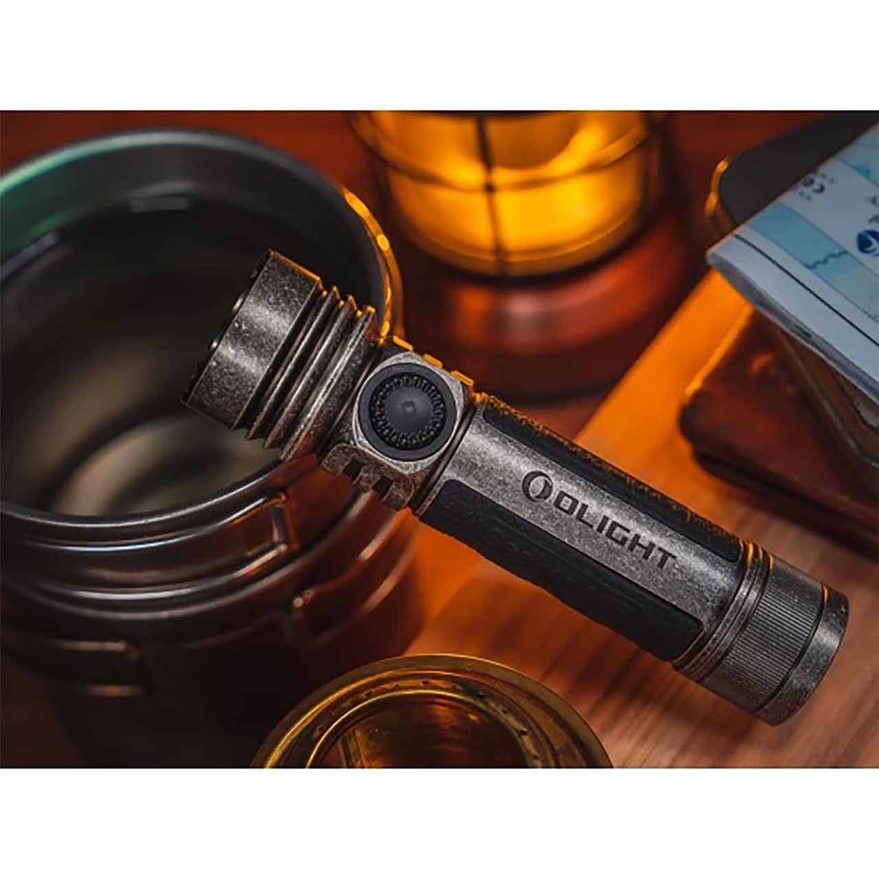 OLIGHT オーライト Seeker 4 Pro シルバーメッキブロンズ Olight Seeker 4 Pro 4600 Lumen High Power USB-C Rechargeable