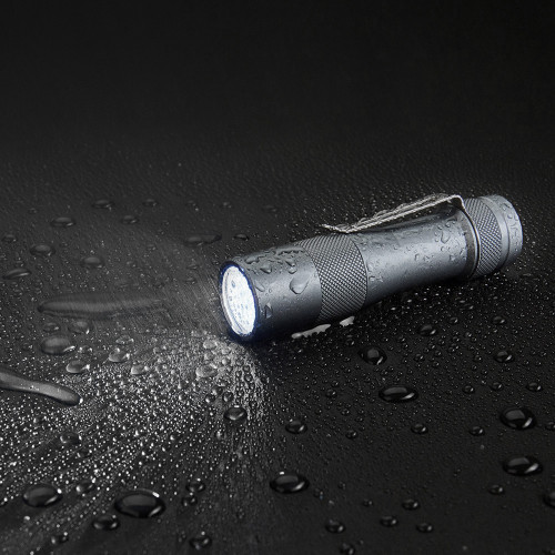 Lumintop FW1A Compact 1200 lumen 370m throw LED torch