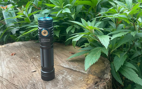 Skilhunt M200 V3 - Compact 1400 lumen magnetic rechargeable torch