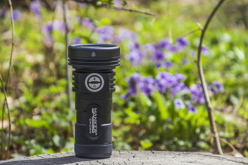 Manker Crown digital zoom 5000 lumen 900m spot and flood LED torch