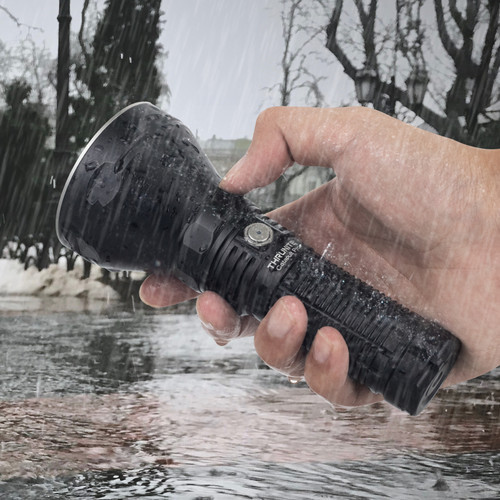 ThruNite Catapult Pro compact 2713 lumen 1005m USB-C rechargeable LED thrower