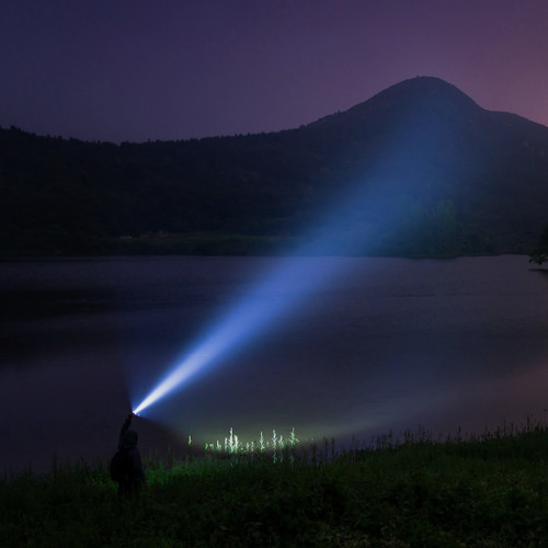 Weltool T8 Plus TAC Compact 2180 lumen output 636m throw long range torch