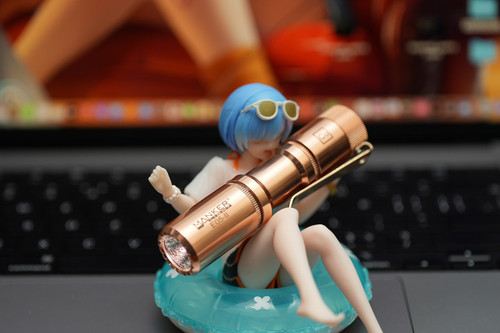 Manker E05 II Copper Pocket-sized 1300 lumen EDC torch