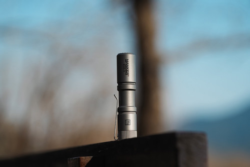 Manker E05 II Bead Blasted Ti Pocket-sized 1300 lumen EDC torch