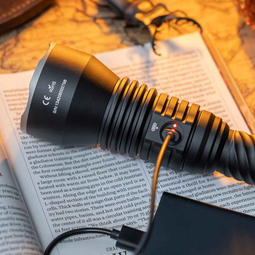 Weltool W5R Pro Thunderbolt 920 Lumen 2.8km Throw Rechargeable LEP Torch