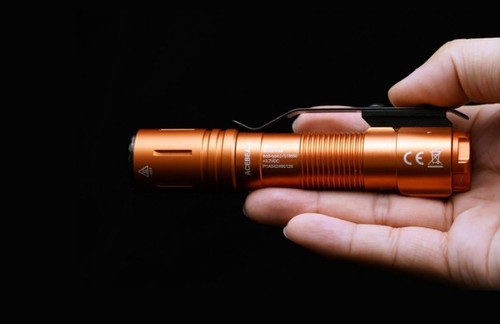 AceBeam P15 - EDC 1700 lumen 330m rechargeable LED torch