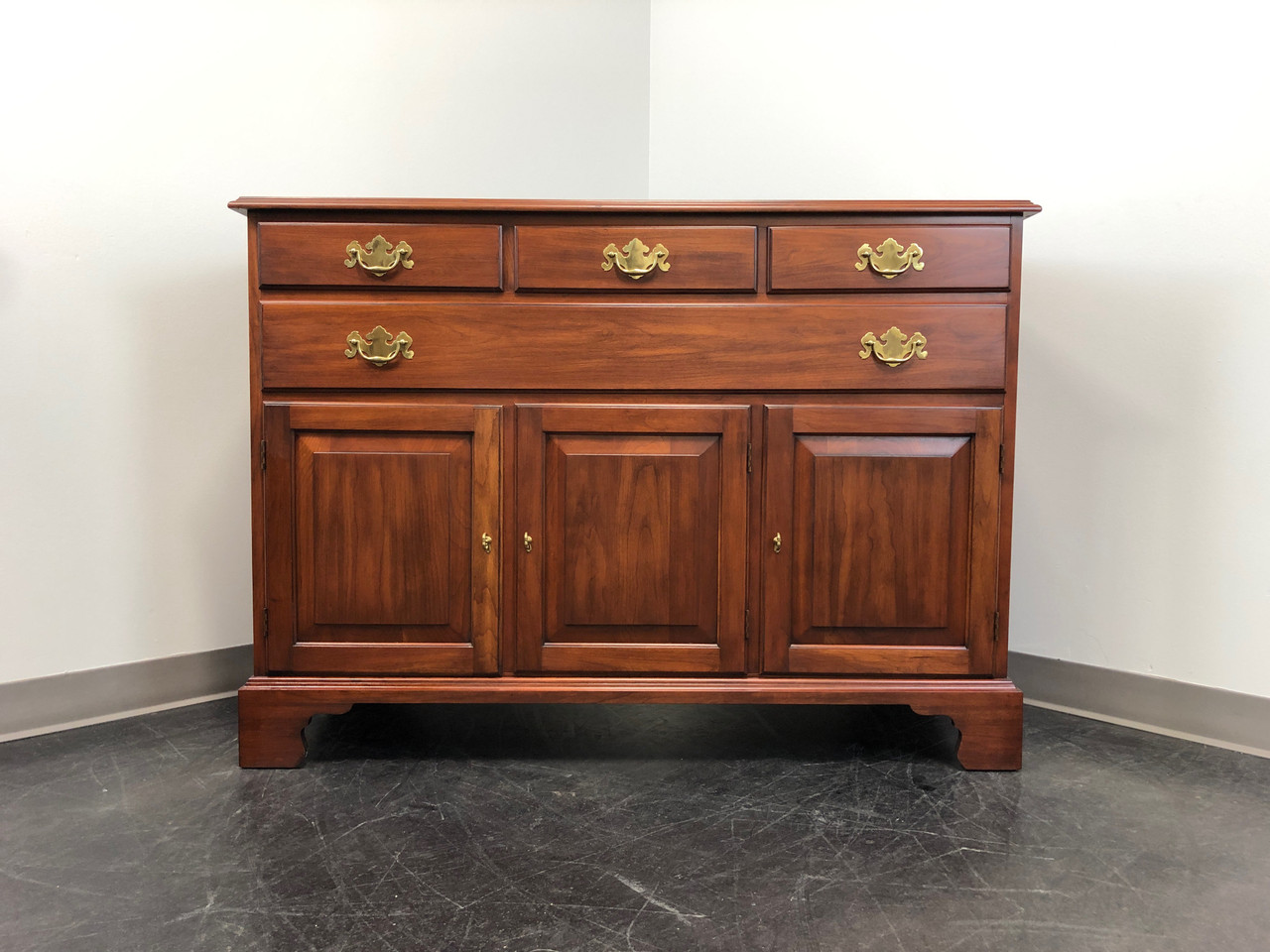 Meuble chippendale d'occasion - Ameublement