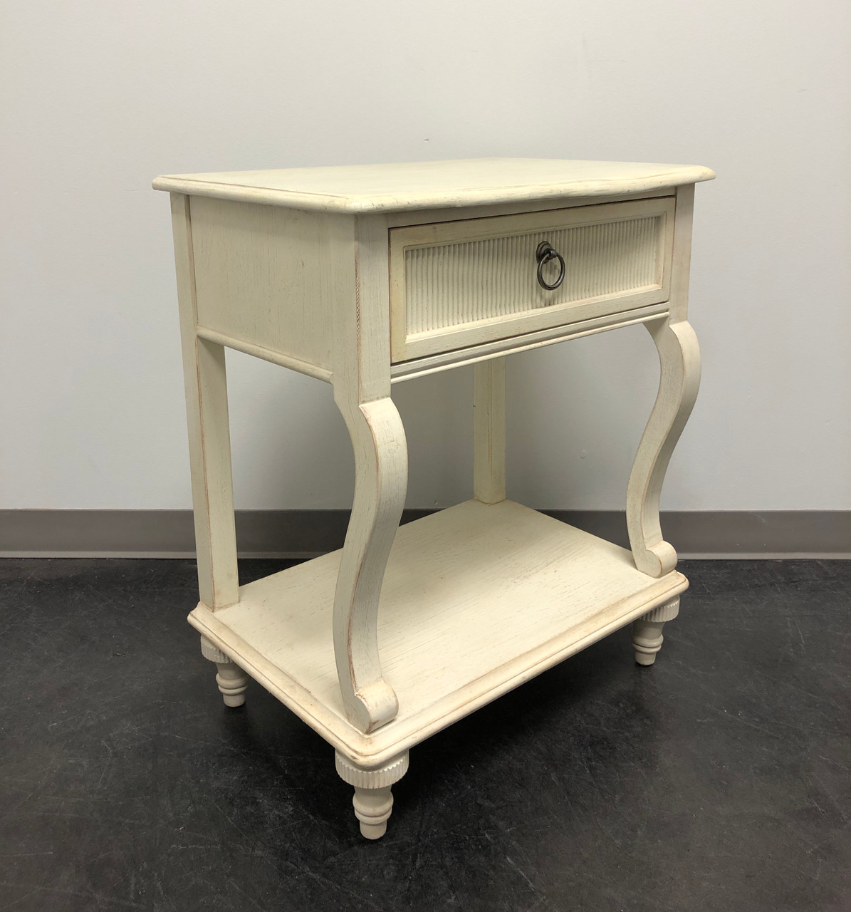 SOLD - DREXEL HERITAGE Chelsea Cottage Nightstand - Boyd's Fine