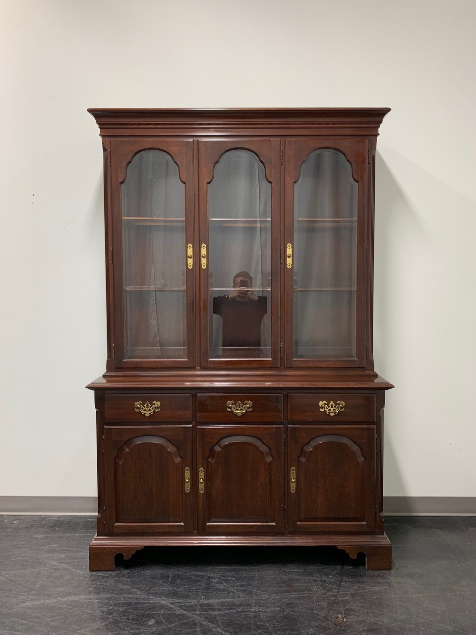 Ethan Allen Georgian Court Solid Cherry China Display Cabinet
