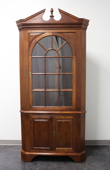 STICKLEY Traditional Solid Mahogany Corner Cupboard / Cabinet