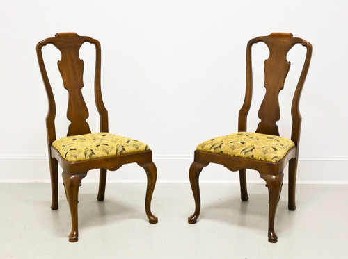 HENREDON 18th Century Portfolio Walnut Queen Anne Dining Side Chairs - Pair A HENREDON 18th Century Portfolio Walnut Queen Anne Dining Side Chairs - Pair A