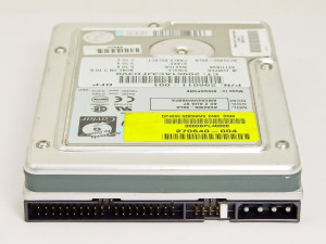 Part No: 296679-001 - HP 2.40GB 5200RPM IDE Ultra ATA-33 3.5-inch Hard Drive