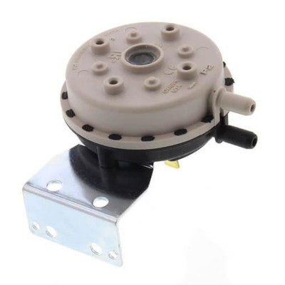 Weil McLain Pressure Differential Switch, .80" Setting, for HE, HE II Series 3 Boilers (Sizes 3, 4, 5) 