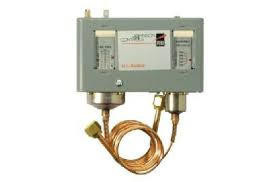  Johnson Controls P70MA-1C Spst Dual Pressure Control 20/100#; 100/425# 36 Cap 
