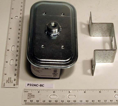  Johnson Controls P32AC-8C Differential Pressure Control 0.05" - 5.0" W.C. Replaces P32AC-8D 