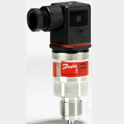 Danfoss 060G1133 G1/4 Inch Pressure Transducer, 0-232 PSI, 4-20 MA