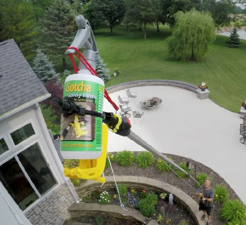 Spraying Wasp and Hornet nests from the end of the TabPole Extension Pole