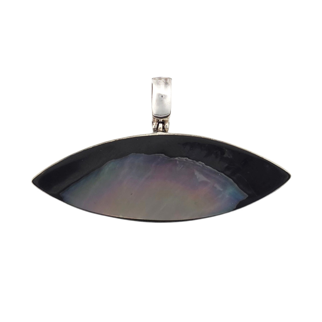 Shell marquise-shaped sterling silver pendant. 