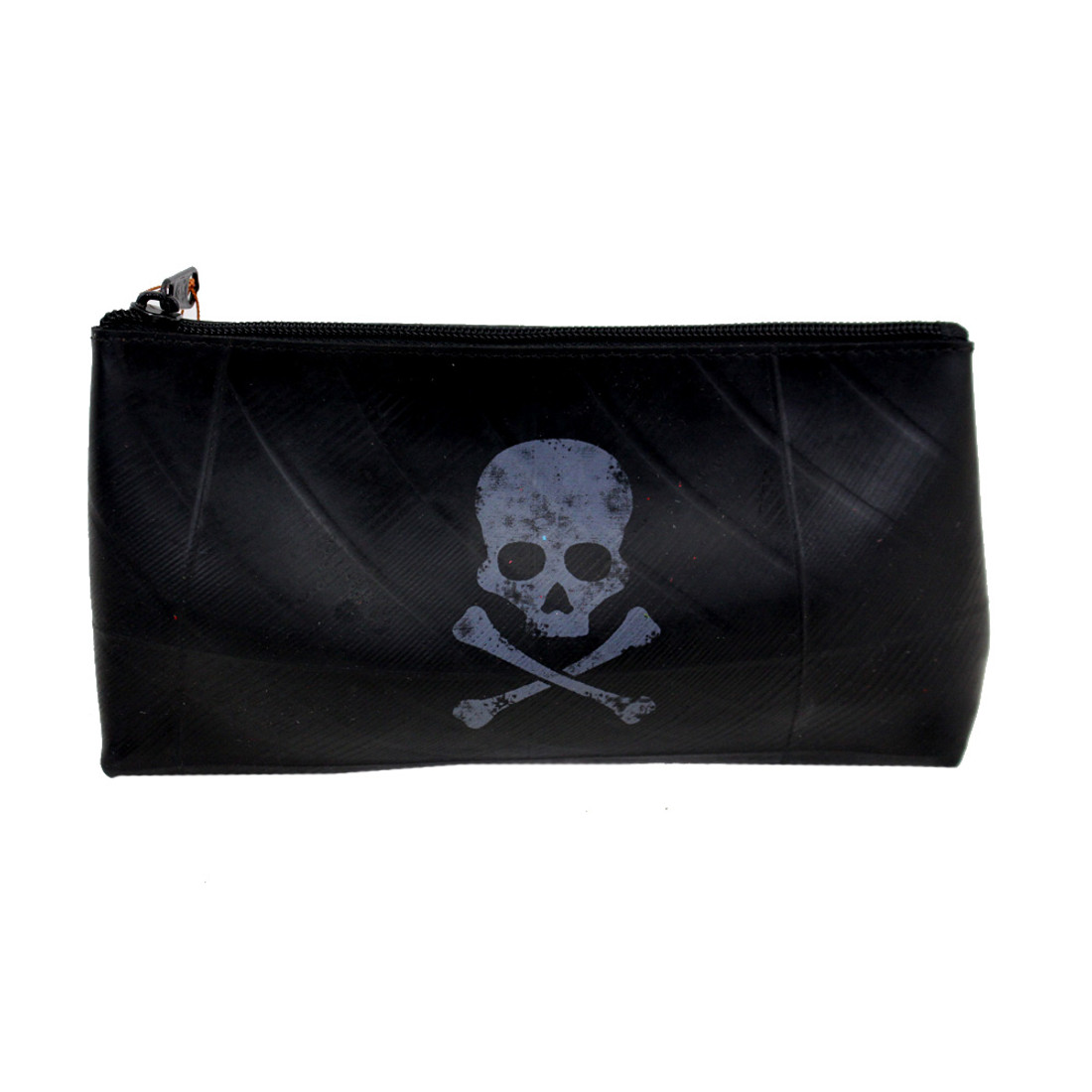 Skull cosmetic bag.