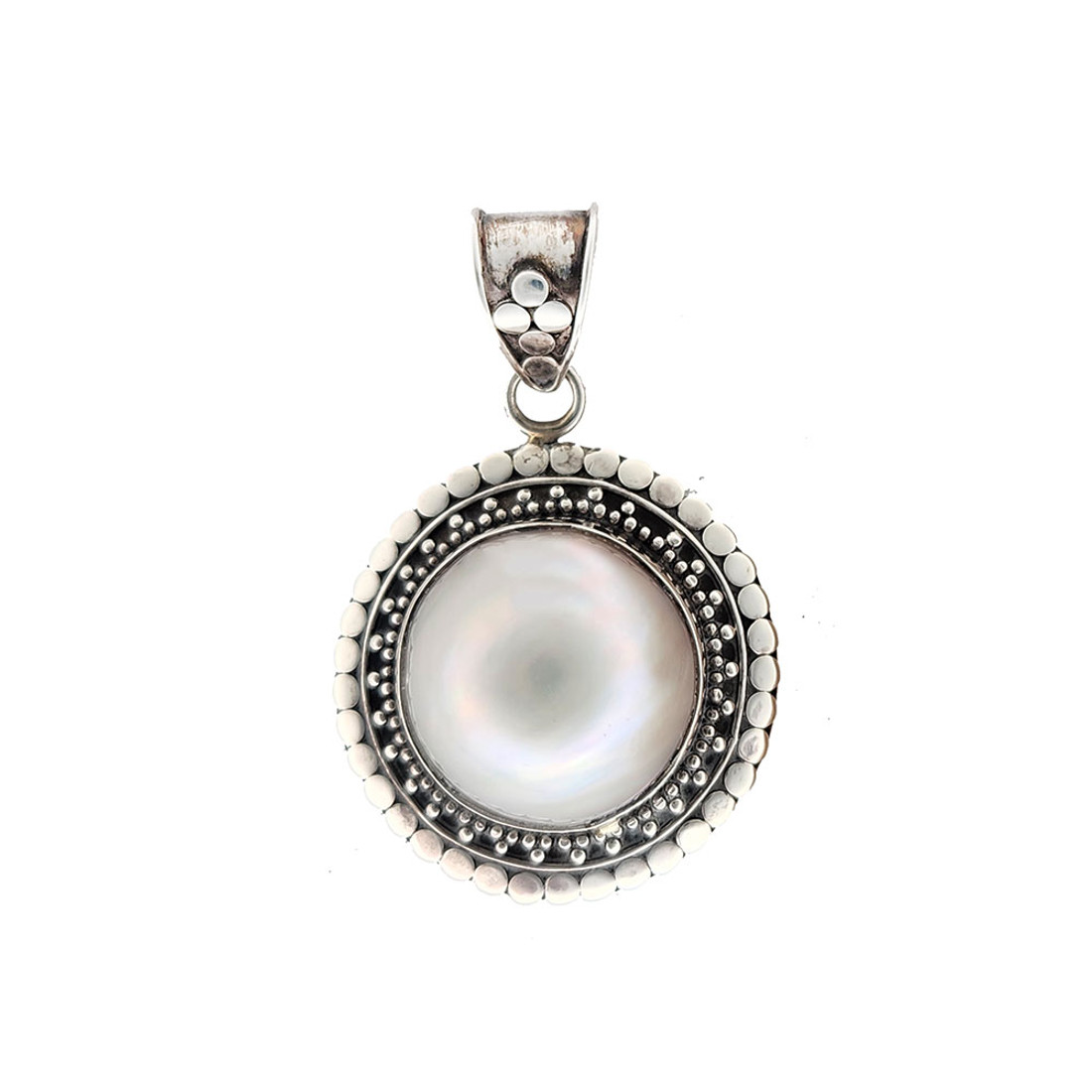 White Pearl sterling silver pendant. 