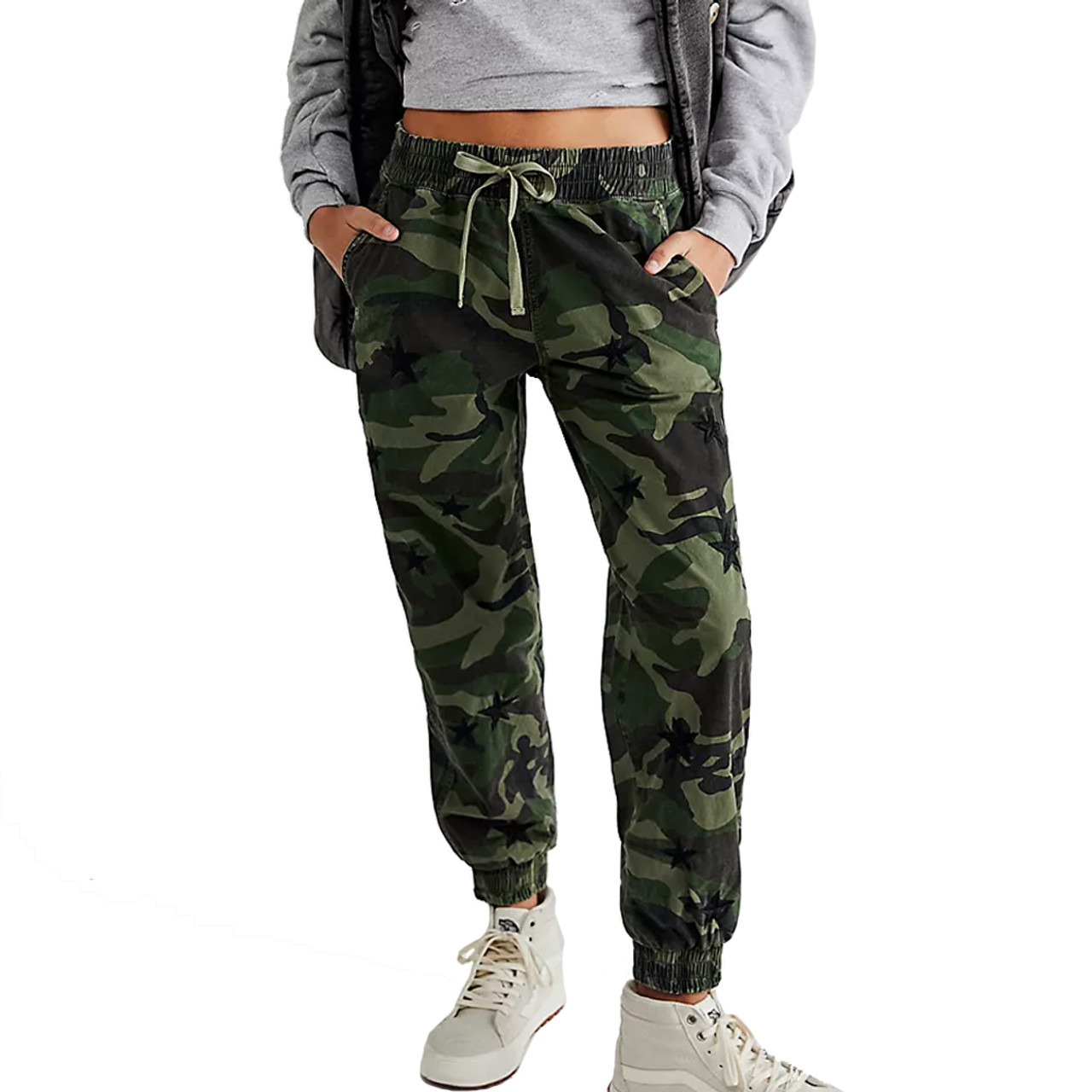 Distressed Camo Joggers, Roadtrip Outfit