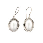 Oval pearl silver earrings. 