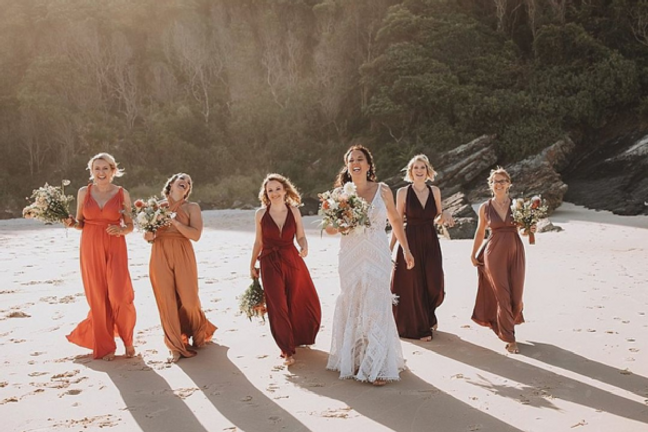 Bridesmaids Dresses for Beach Weddings:  What to Look For ✨