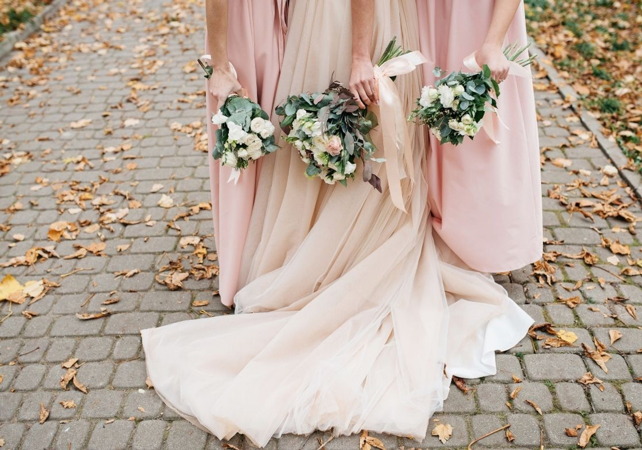 How To Get the Perfect Mismatched Bridesmaids Dress Look