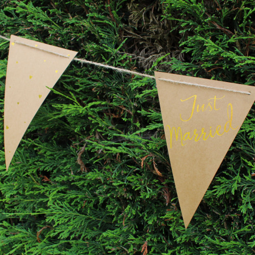 Kraft Just Married Bunting with Embossed Gold