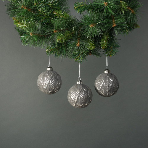 Naida 8cm Glass Leaf Bauble Pewter & Silver (Set of 4) Naida 8cm Glass Leaf Bauble Pewter & Silver (Set of 4)