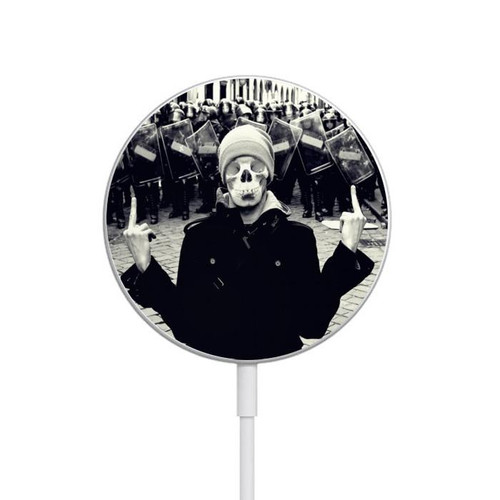 S1108 Skull Mask Man Protester Magnetisches kabelloses Ladepad mit MagSafe 15W für iPhone 16 15 14 13 12
