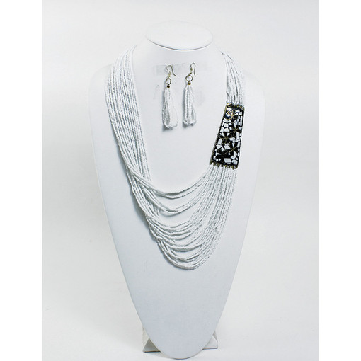 Multi-Beaded Pendant Necklace Set: White