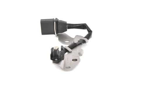 Bosch Engine Camshaft Position Sensor 0232101031 - view 3