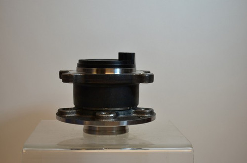SKF Wheel Bearing and Hub Assembly BR930563 - view 2