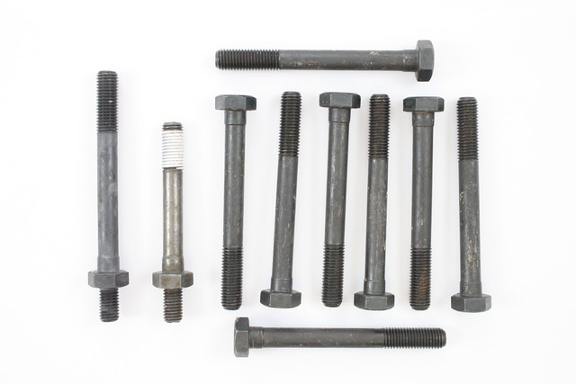 Pioneer Automotive Industries Engine Cylinder Head Bolt Set P/N:S-151