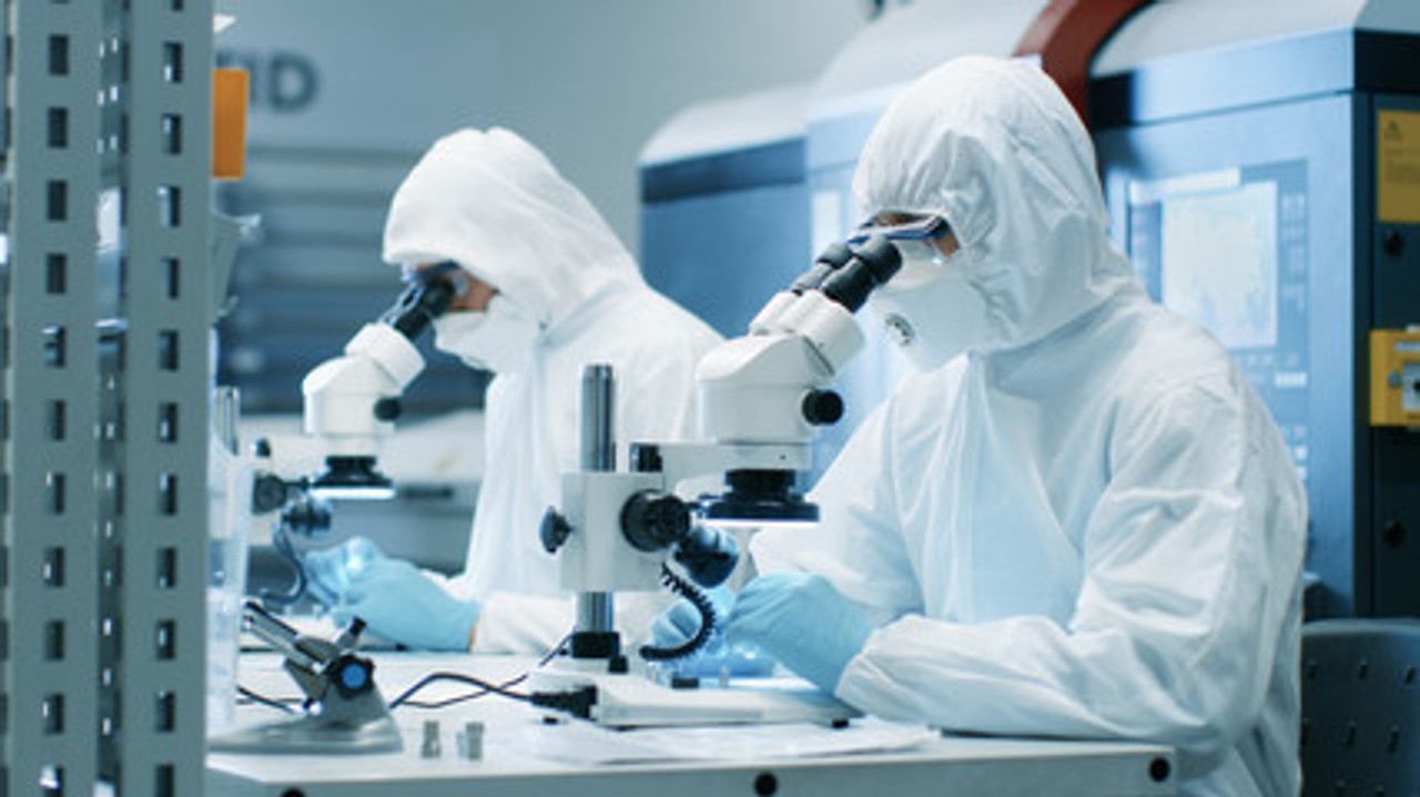 Contamination Prevention in Electronics Manufacturing: The Role of Cleanroom Products