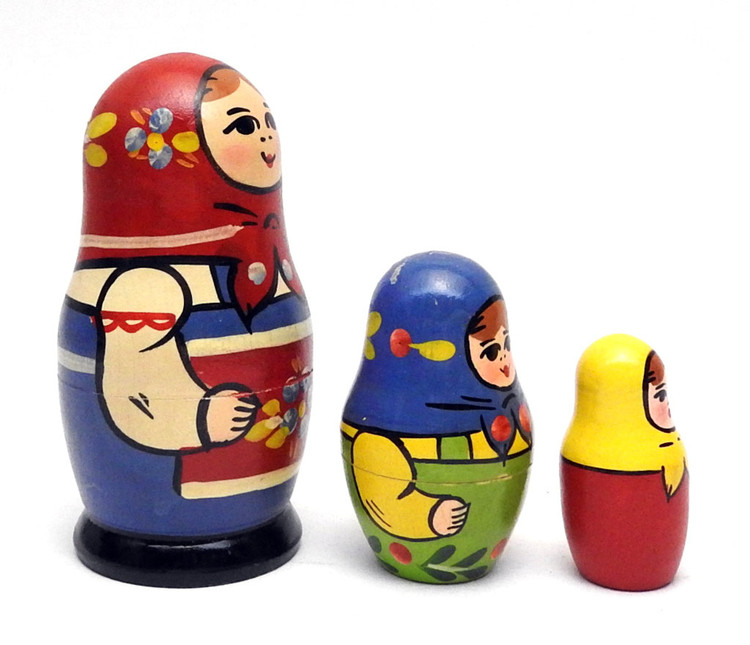 Zagorsk Matryoshka [1980s]. This cute matryoshka doll probably was made in the mid-1980s. The colors are still vibrant and the condition is very good. No retouching has been done on this set. 3 nest, 4¼ to 2".