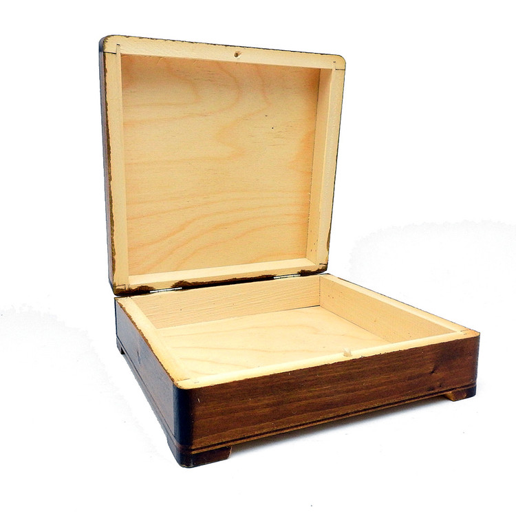 Village Merriment (Сельское Веселье). A depiction of late 19th/early 20th century village life. The harvest is over and the merriment can begin. Young villagers are portrayed dressed in colorful folk costumes. The musicians play a bayan and a balalaika, and keep time by clapping hands. The girls, also in folk costumes, are encouraged to join in the fun. Houses can be seen in the distance. Late 20th century Zagorsk Artel production with painted details and pyrography. A nice folk art piece.