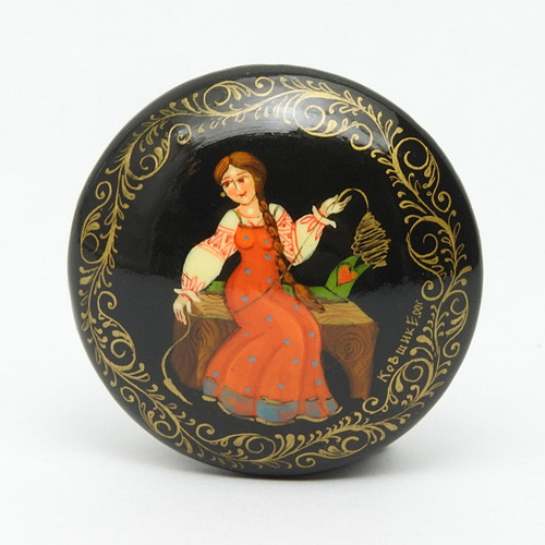 Russian Lacquer Brooch Spinning Thread - Maison Russe
