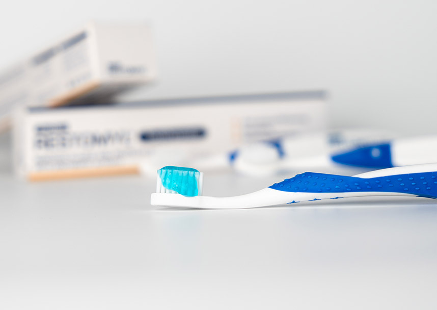 Tandborste och enzymtandkräm för daglig tandvård hos hund och katt