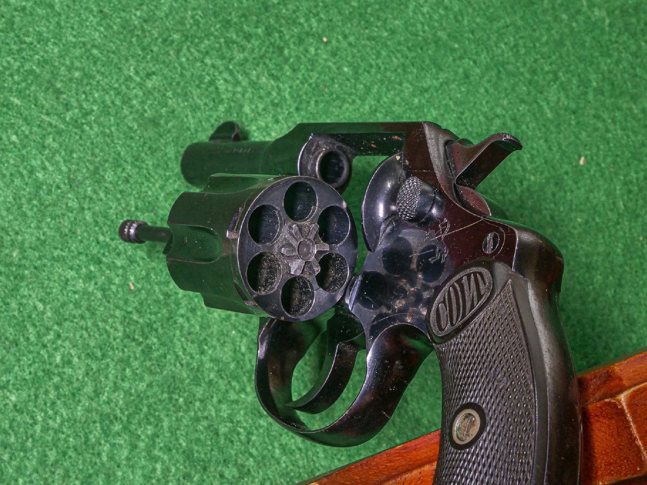 Colt - Pocket Positive, Blued Finish, .32 Police CTG. 2 1/2