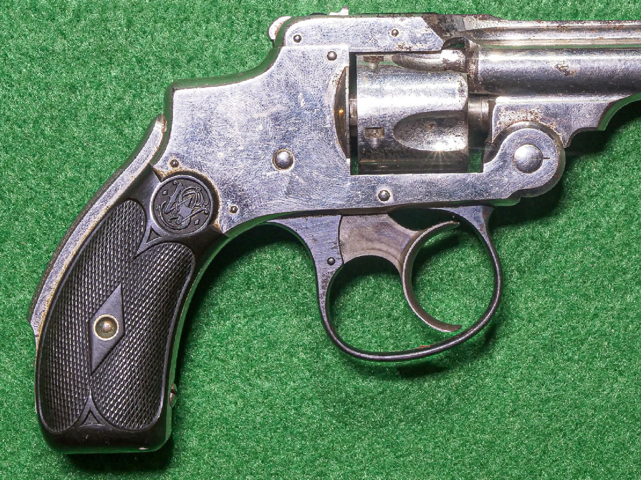 Smith & Wesson - Safety Hammerless, Nickel Finish, .32 S&W. 3