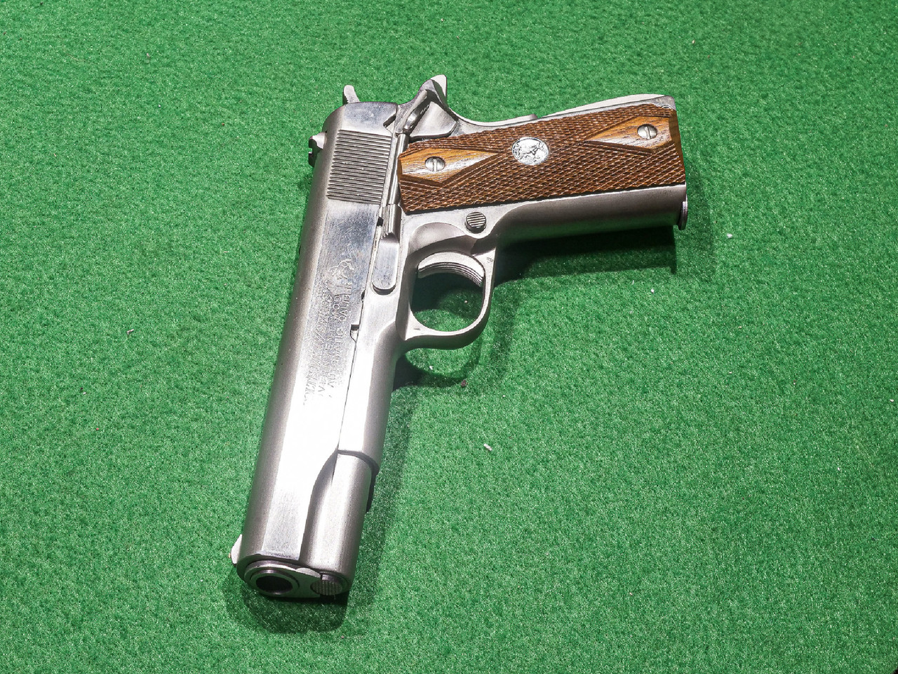 COLT 1911 ガバメント　ガスガン .45 ACP ニッケル COLT 1911 ガバメント ガスガン .45 ACP ニッケル