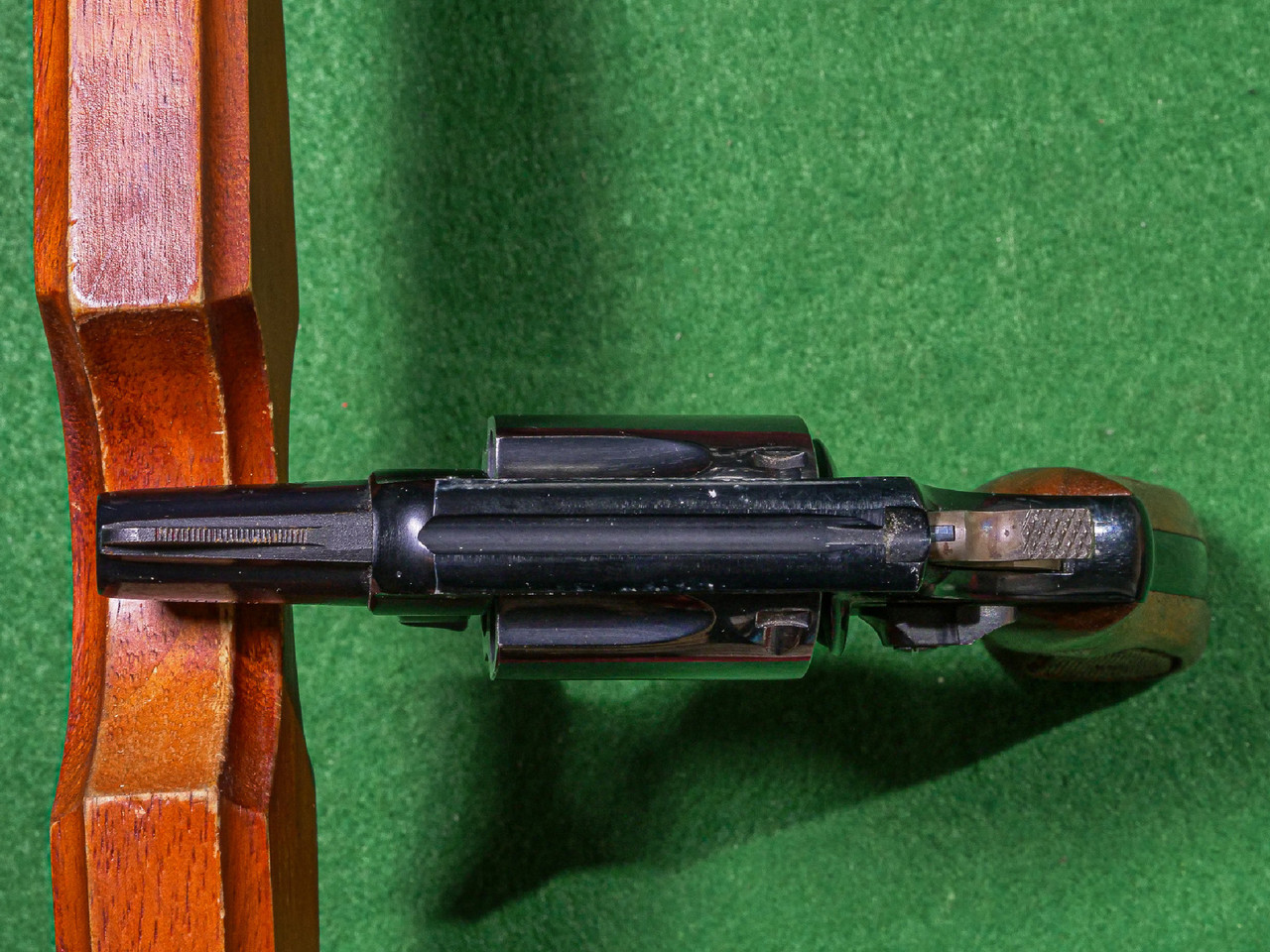 Smith & Wesson - J Frame Model 37 Airweight, Blued Finish, .38