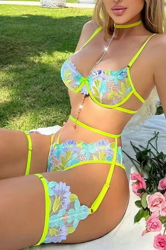Bountiful Bouquet Green Gartered Set