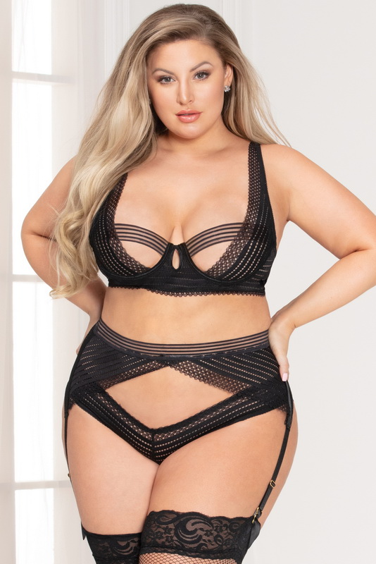 Plus Size Seduction At Its Fullest Black Bra & Garterbelt Set