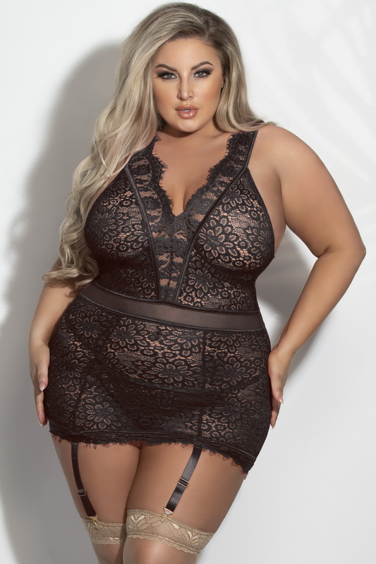 Plus Size Black Legendary Lace Chemise