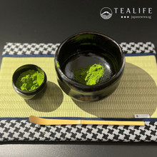 Isuzu Matcha powder in a Matcha bowl and Natsume (Tea caddie)