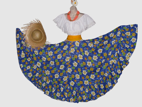Beautiful 5-piece traditional outfit for ladies,